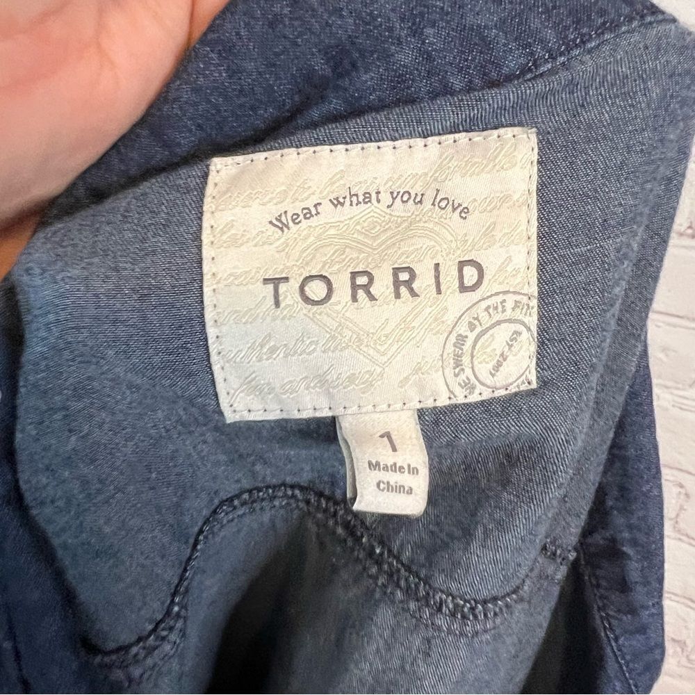 Torrid Cropped Anorak Jacket size 1 - Picture 9 of 10